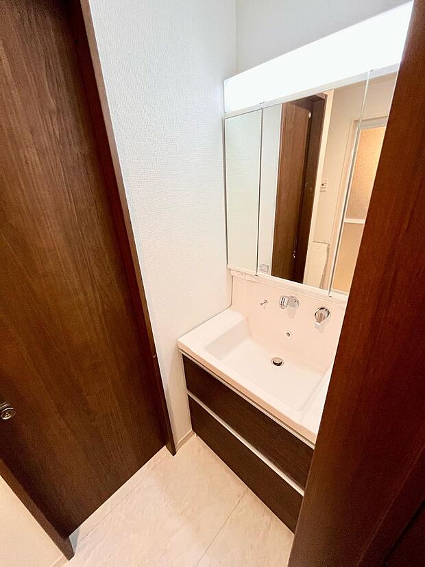 シャワー付き洗面化粧台