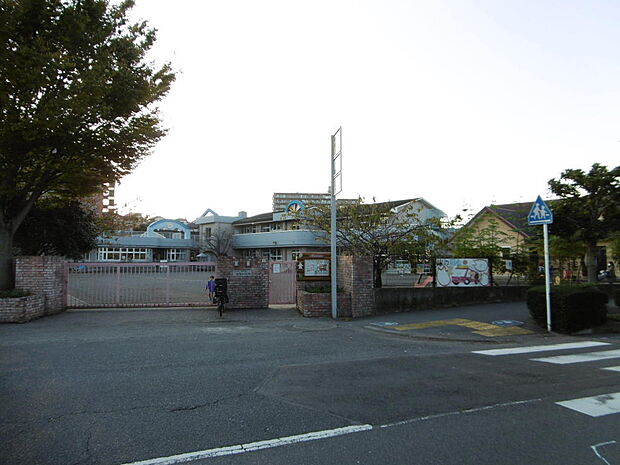 綾南幼稚園まで約620m