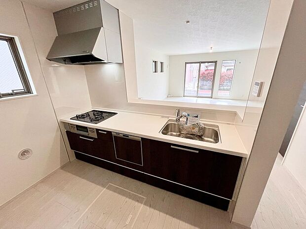 カウンターキッチン、食洗機付き