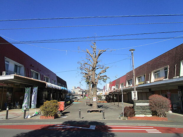 綾西バザールまで約740m