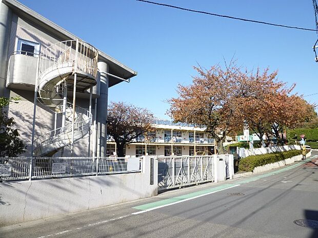 綾瀬幼稚園まで約1255m