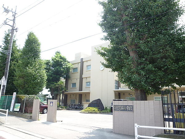 大和中学校まで約1270m