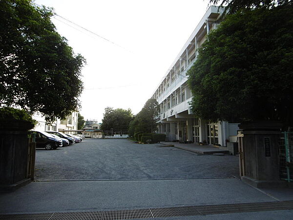 座間小学校まで約1490m