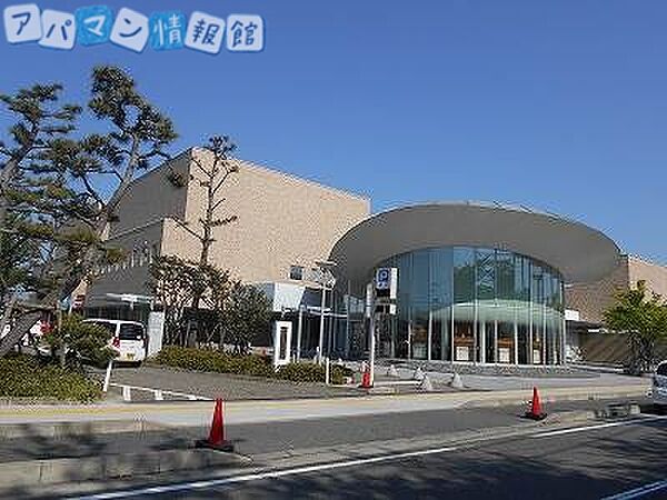 画像20:新潟市立中央図書館 473m