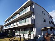 高槻市駅よりバス10分 徒歩5分 3階 築28年の賃貸物件
