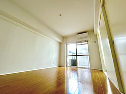 弥生町ビレッジ 201 2階1DKのリビング/ダイニング