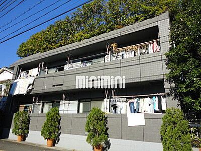 外観：オシャレでデザイン性の高いマンション