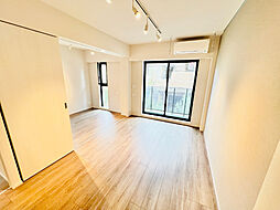 イプセ中野三丁目 203 2階2LDKのリビング/ダイニング