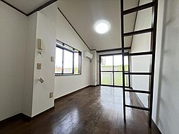 ホワイトシャイン 3階1Kのリビング/ダイニング