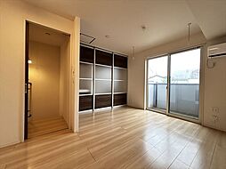 ハウス三生 2階ワンルームのリビング/ダイニング