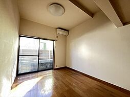 Tフラット 103 1階1Kのリビング/ダイニング