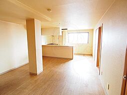 ルシェール西院 4階4LDKのリビング/ダイニング