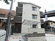 上鳥羽口駅より徒歩7分 3階 築4年の賃貸物件