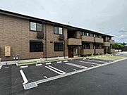 亀岡駅より徒歩10分 1階 築2年5ヶ月の賃貸物件