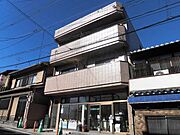 北山駅より徒歩15分 築36年7ヶ月 3階建の賃貸物件