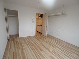 フラッティ花園春日 3階1Kのリビング/ダイニング