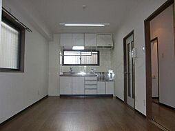 ブリンダル・ダイキ 2階2LDKのリビング/ダイニング