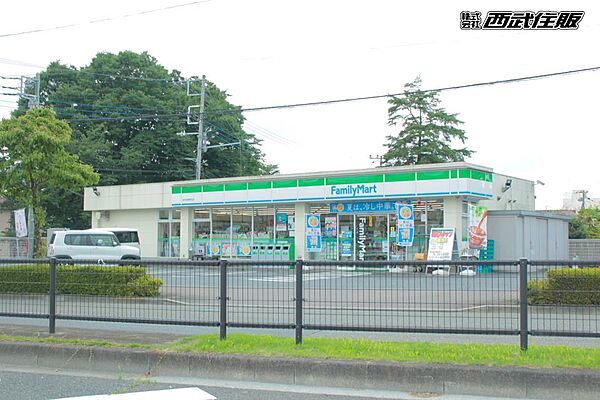 コンビニ 1500m ファミリーマート