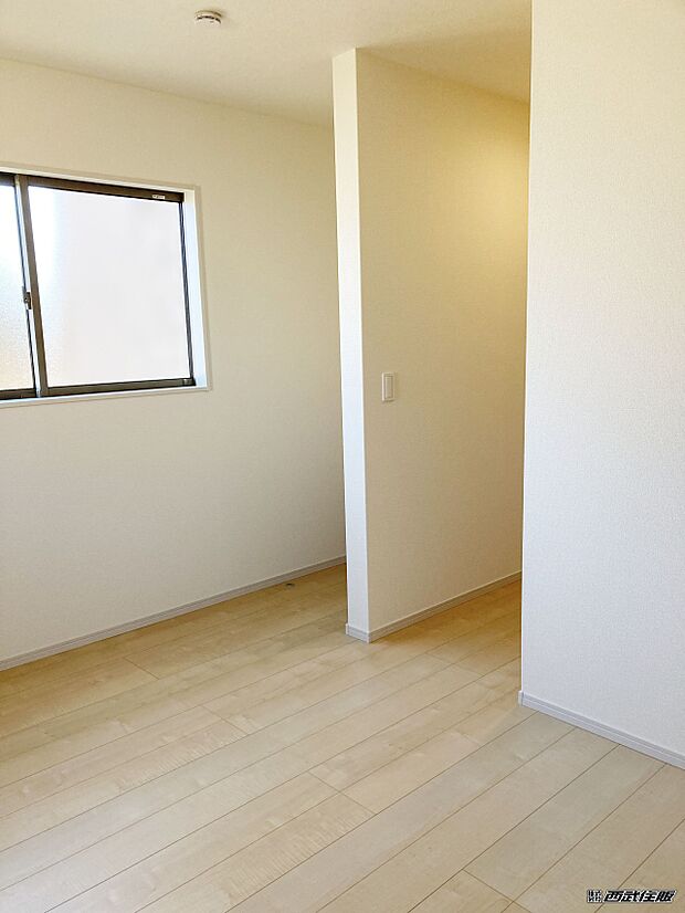 【2階・洋室】WICは色々収納出来るのでお部屋もスッキリと広々使えますね！