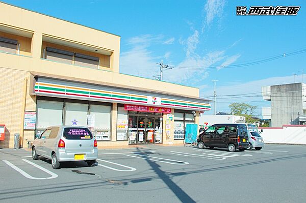 コンビニ 900m セブン-イレブン 青梅長淵1丁目店(徒歩12分)