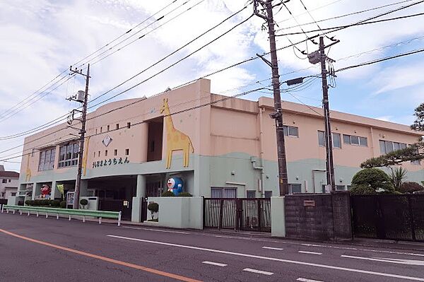幼稚園・保育園 700m 牛浜幼稚園