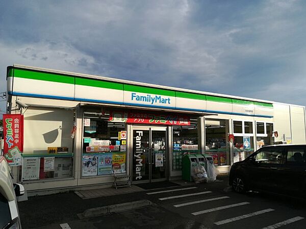 コンビニ 700m ファミリーマート 入間木蓮寺店
