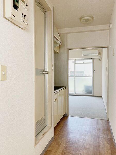 画像11:玄関と居室に奥行きがあるので、プライバシー空間を守れます♪