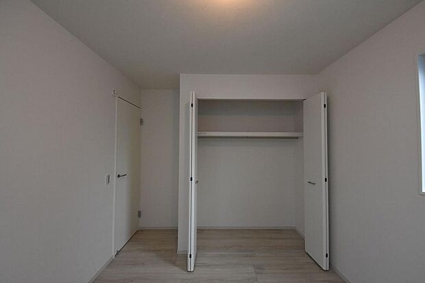 1号棟・ベッドルーム5.2帖西側