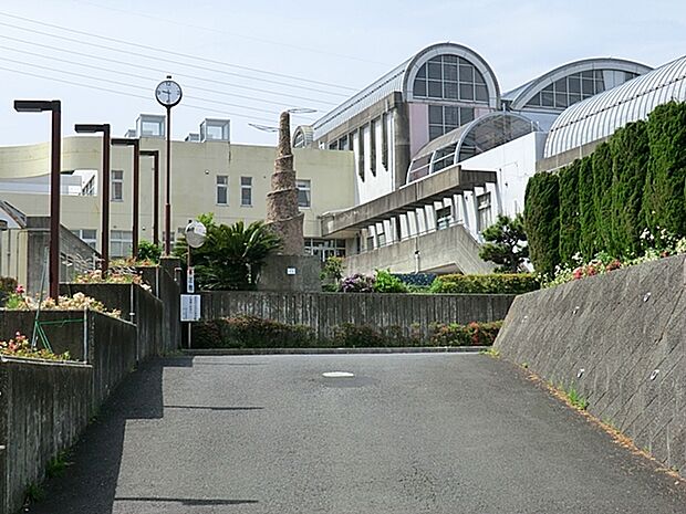 沼間中学校まで約1420m