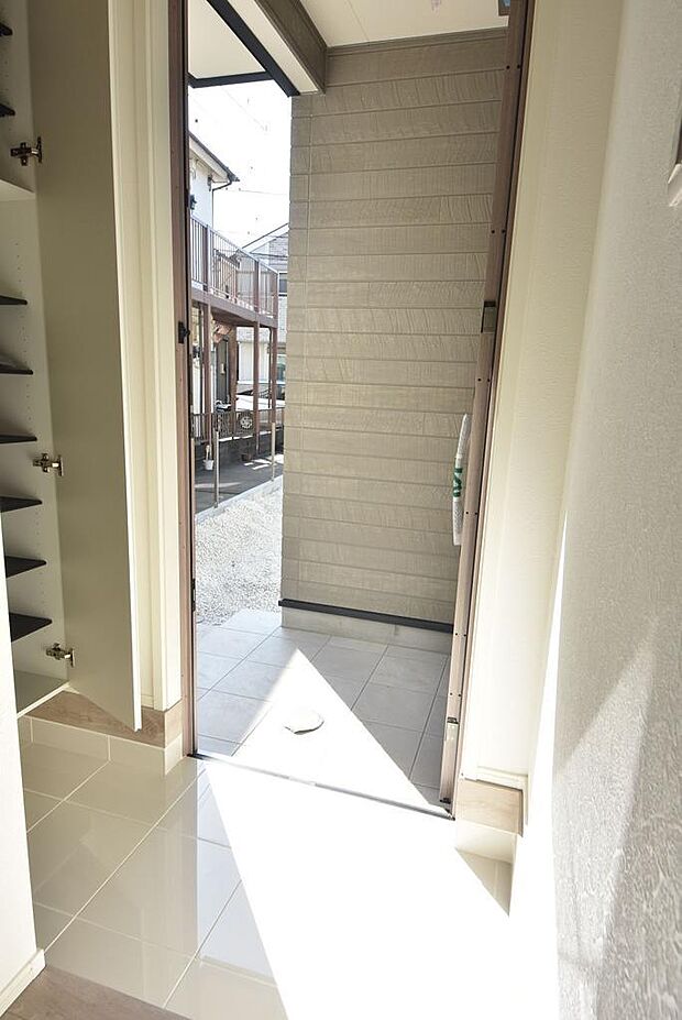 C号棟♪玄関・内