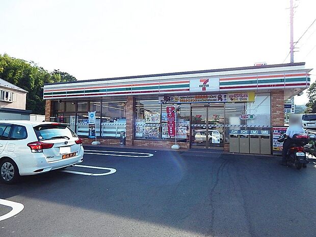 セブンイレブン横浜朝比奈インター店まで約450ｍ