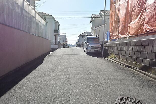 前面道路・東側