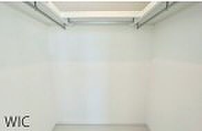 ウォークインクローゼットのイメージ写真♪収納豊富♪