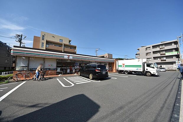 セブンイレブン横浜釜利谷店まで約800m