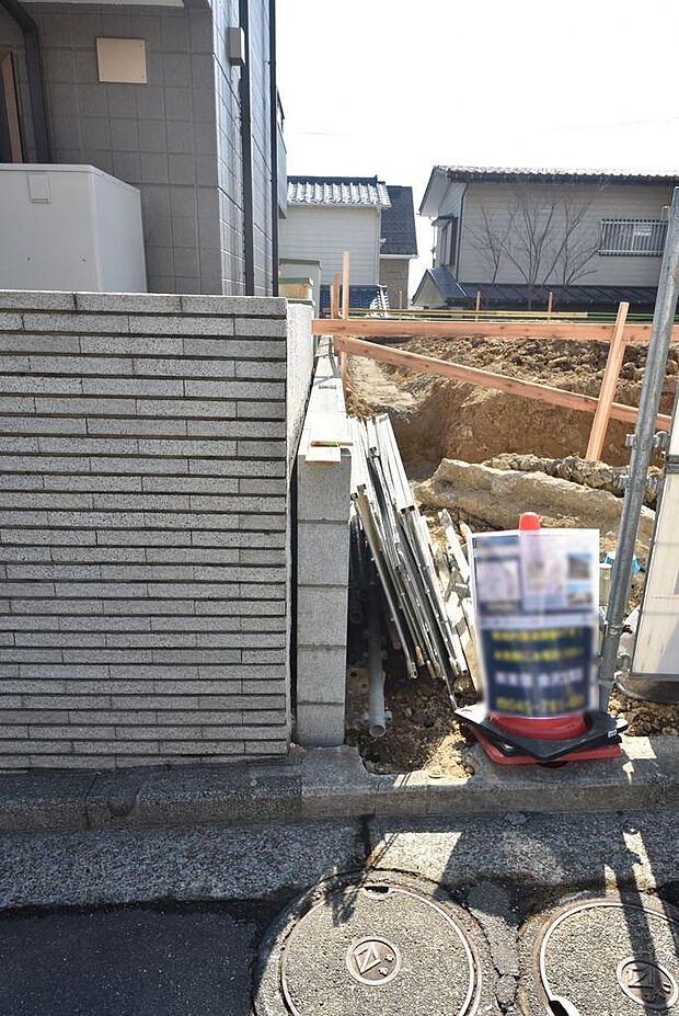 隣地境界・東側(2026年2月15日撮影)