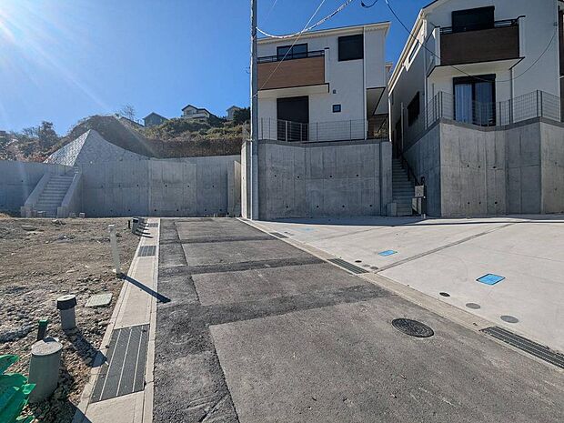 前面道路・南東側（3号棟）