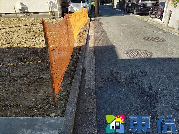 接道面(2025年11月3日撮影)