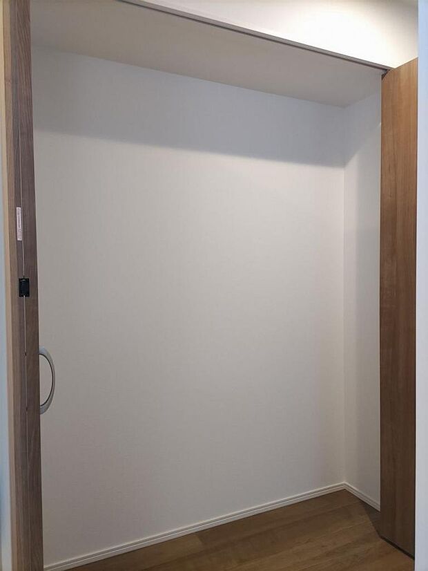 １階ホール収納