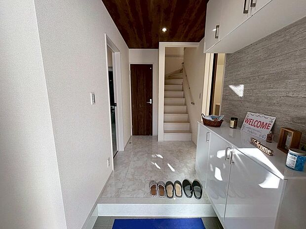 1号棟・玄関・内