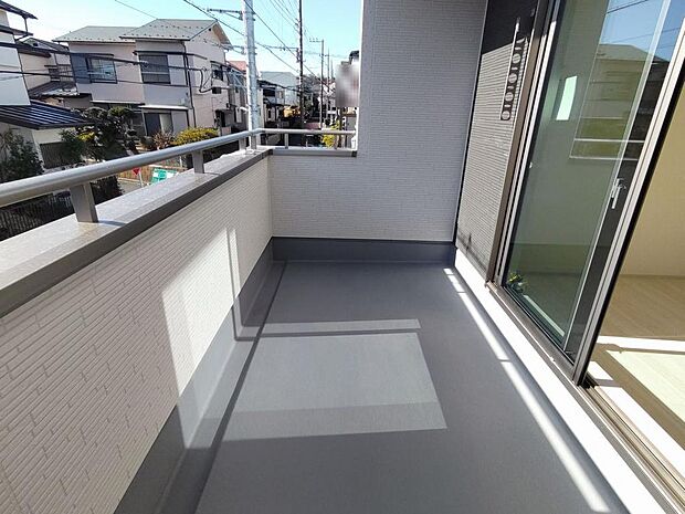 東側バルコニー