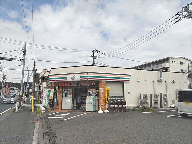 セブンイレブン横浜大道1丁目店まで約1100ｍ