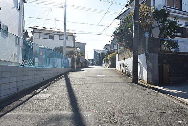 前面道路・北西側