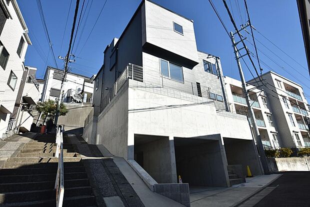 1号棟・外観・車庫側