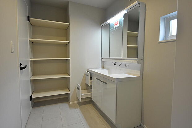 洗面所と洗濯機置き場