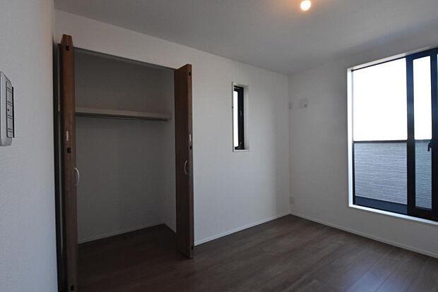 ベッドルーム5.24帖北側