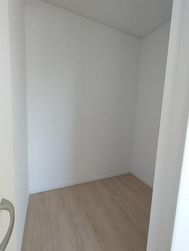 寝室6帖ウォークインクローゼット