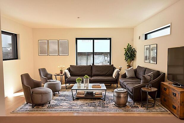 LDKインテリアイメージ　※家具、装飾類はCG合成です