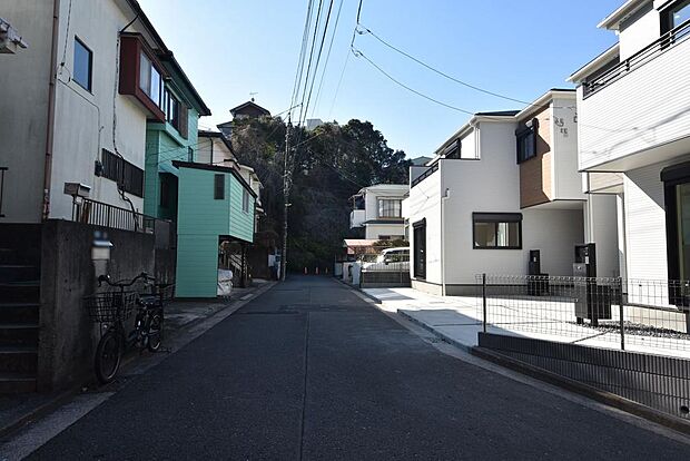 前面道路・南東側