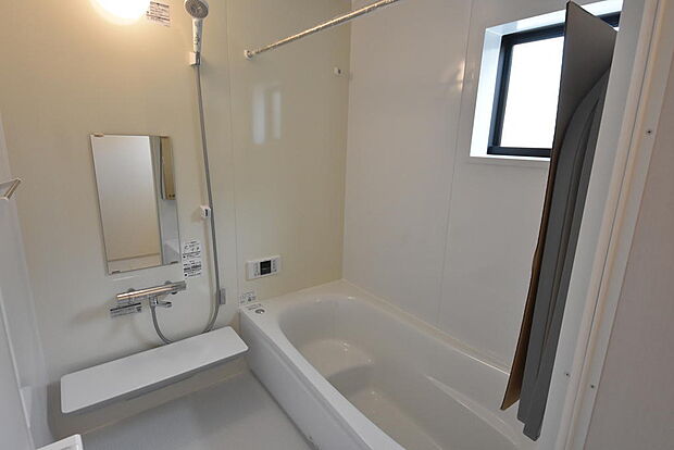 浴室は換気暖房機能付き