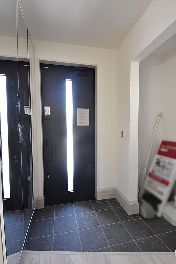 玄関・内 シューズインクロークは自転車も入ります